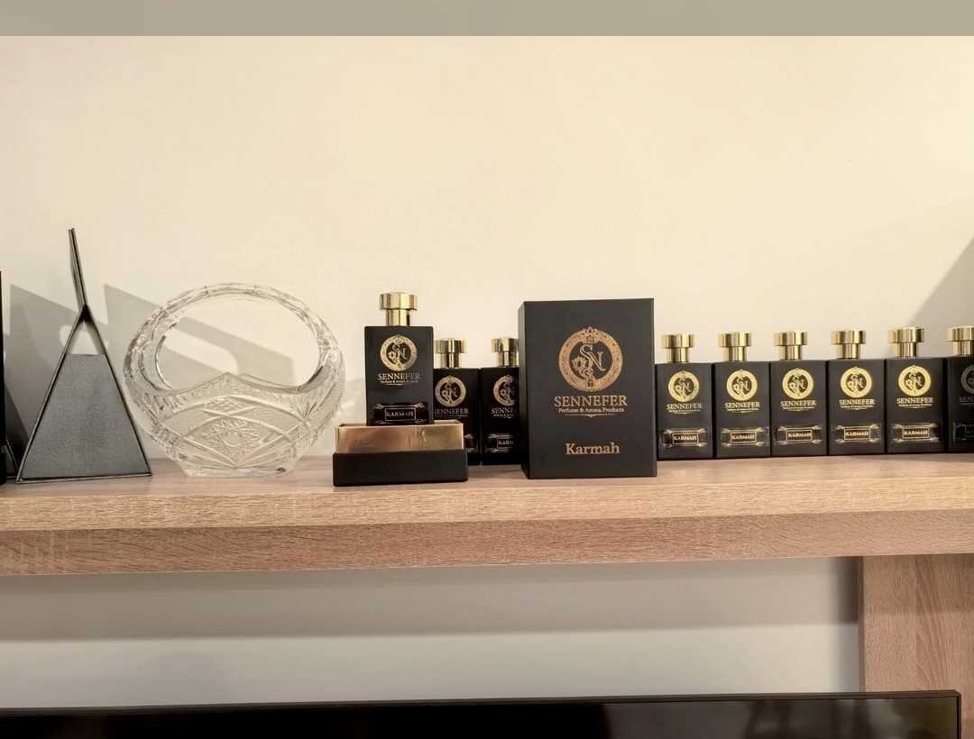 The SENNEFER Karmah display styled with crystal accent pieces