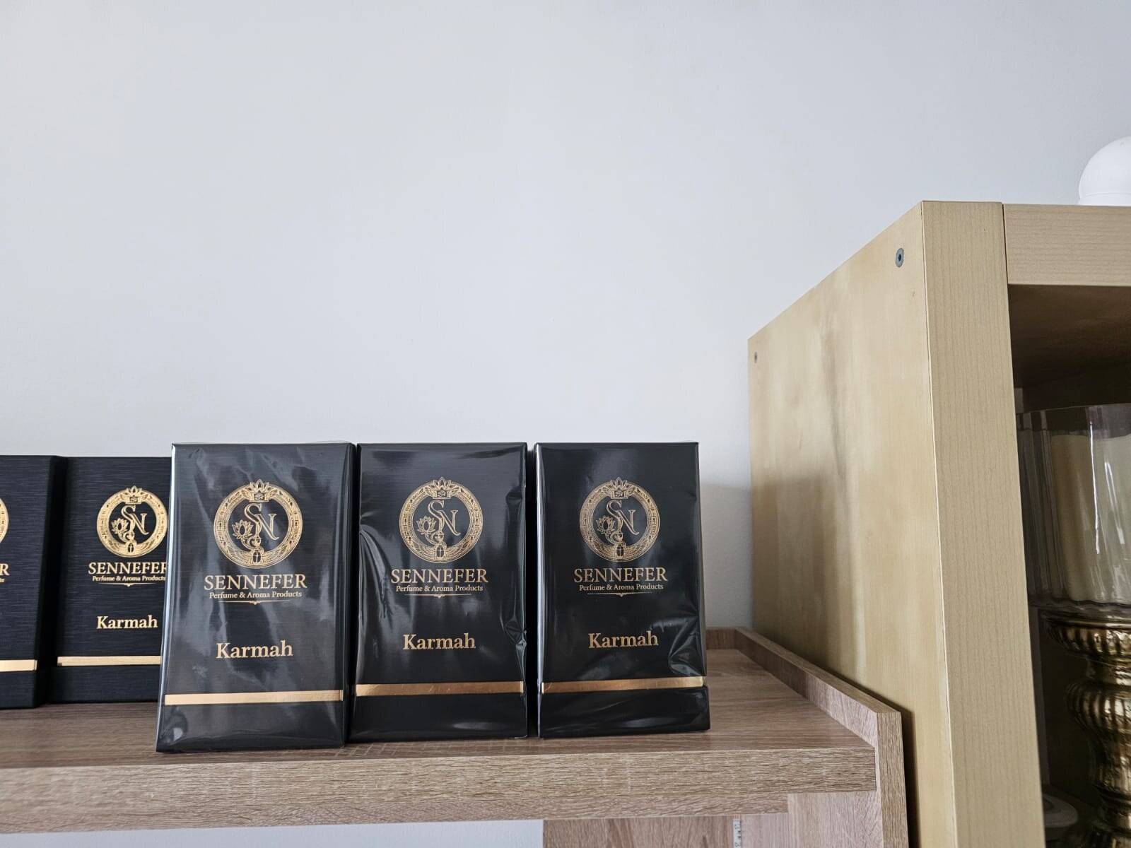 SENNEFER presentation boxes displayed on a retail shelf