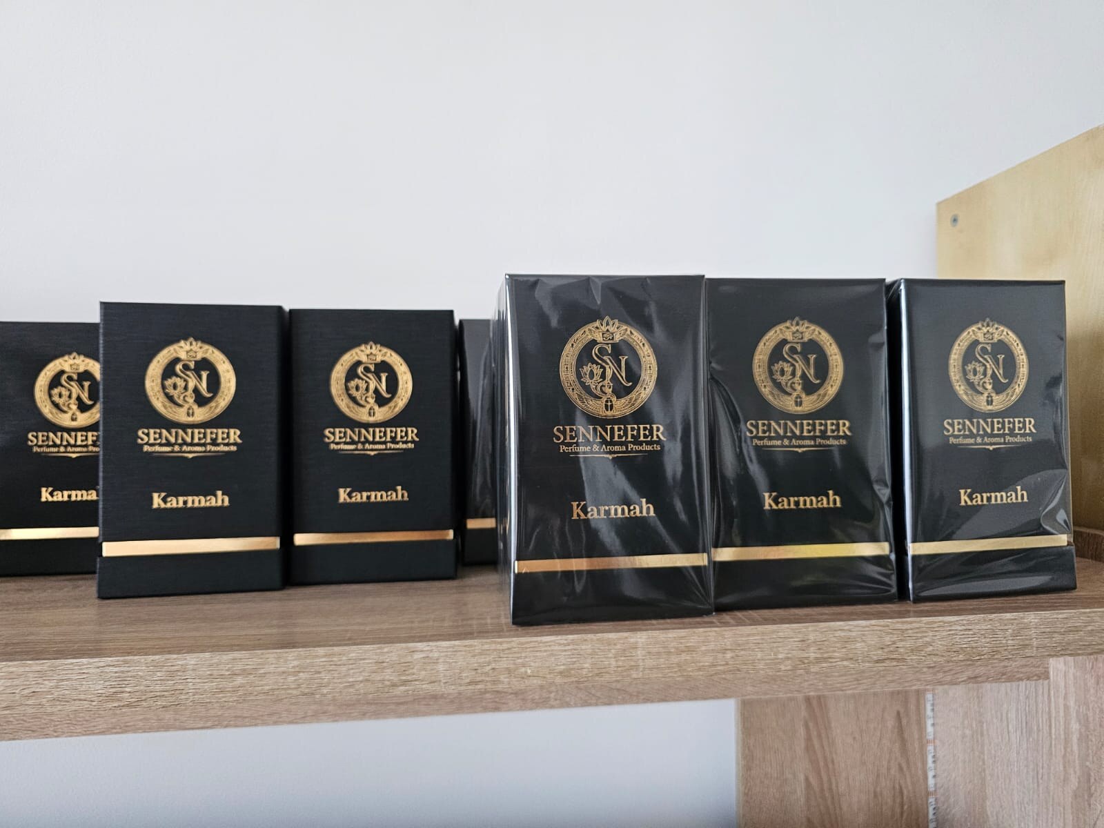 SENNEFER Karmah boxes arranged on a retail shelf
